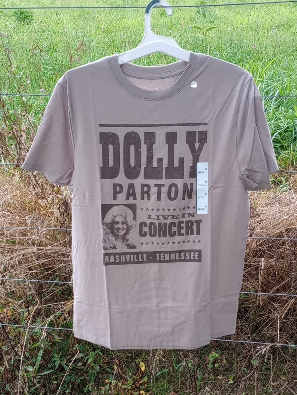 Dolly Parton Tan Graphic Concert T-Shirt Medium NWT